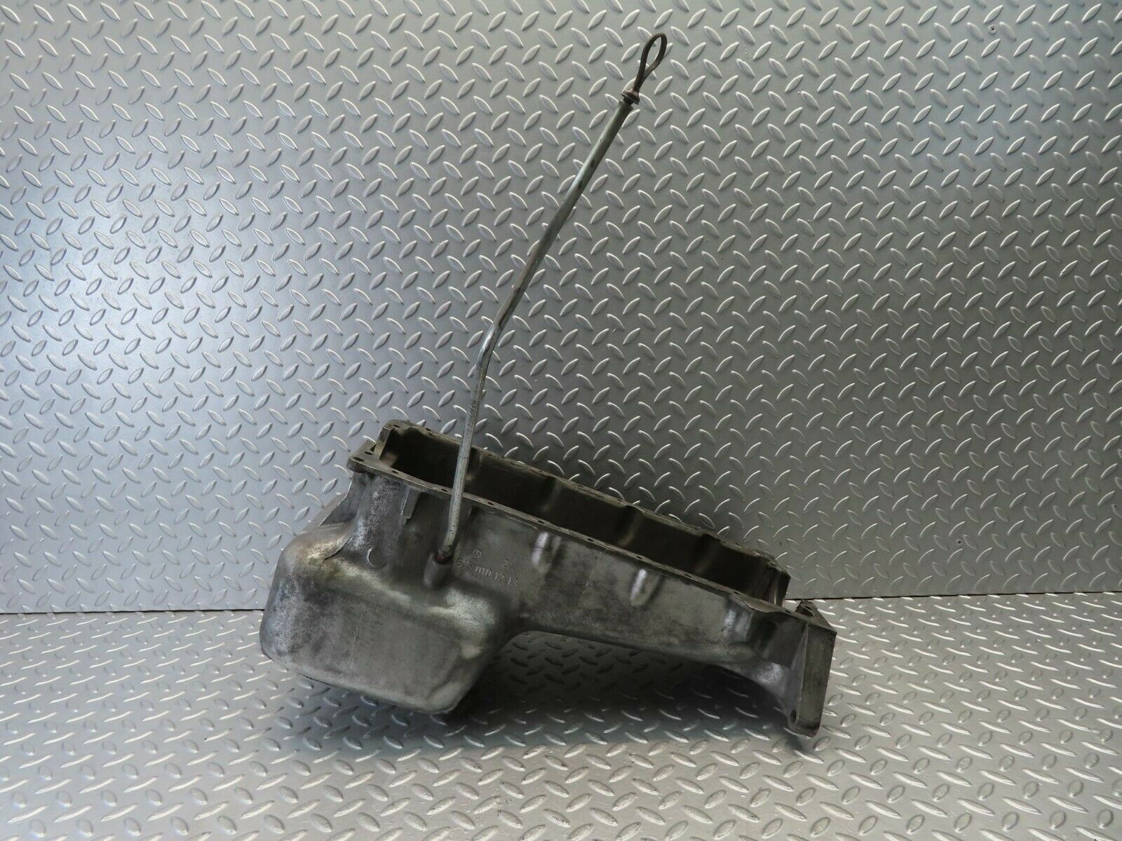 10951 Mercedes-Benz W115 220D Oil Pan Oil Sump 6150101313