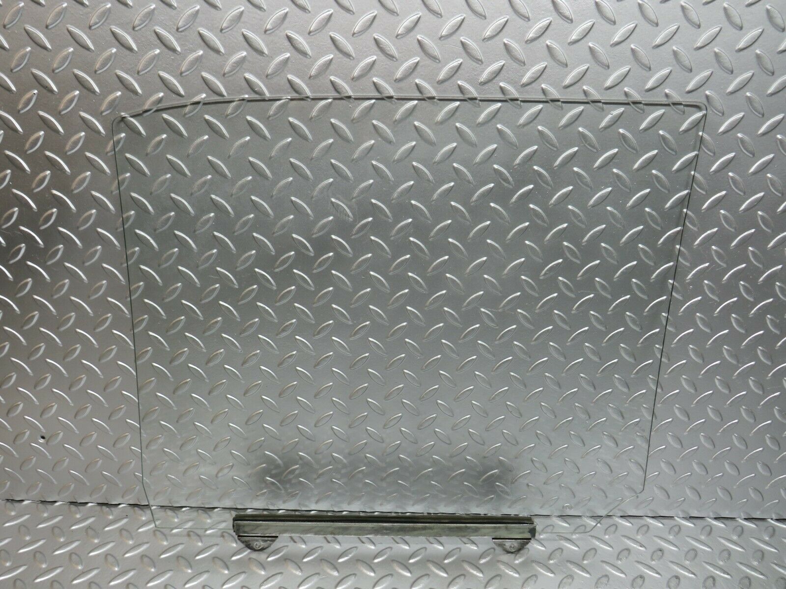 24589 Mercedes-Benz W108 Door Window Glass Rear Right