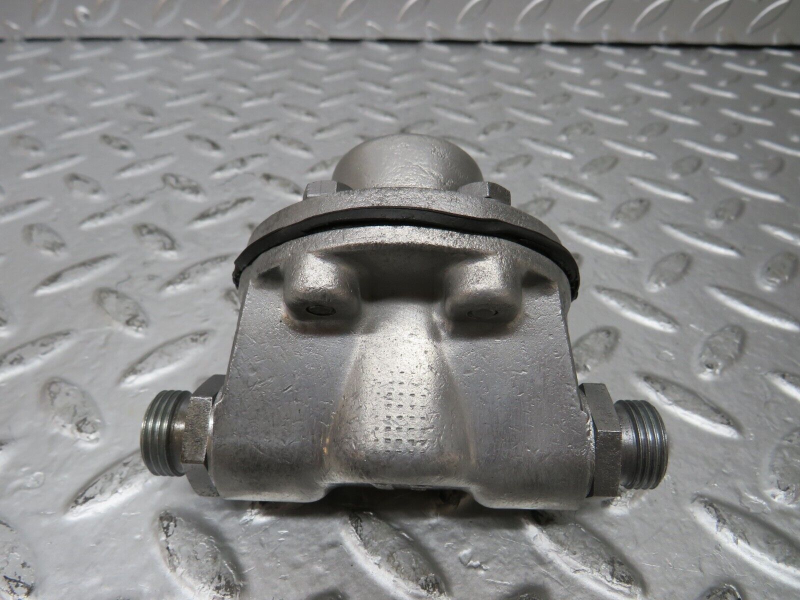 26199 Mercedes-Benz W116 450SE Oil Pressure Damper 1161870196
