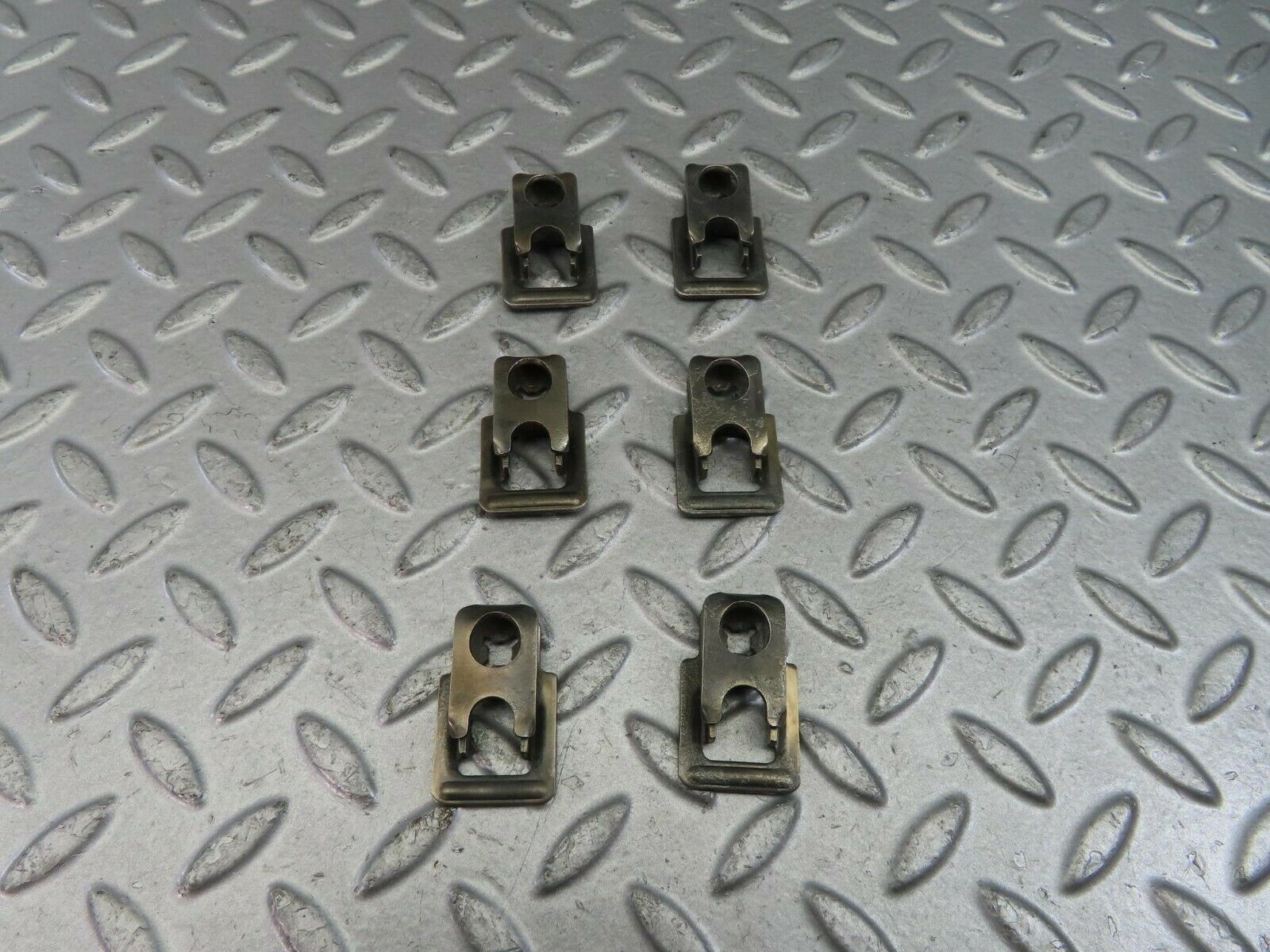 9479 Mercedes-Benz C124 300CE Coupe Fuel Injector Bracket Holder Set