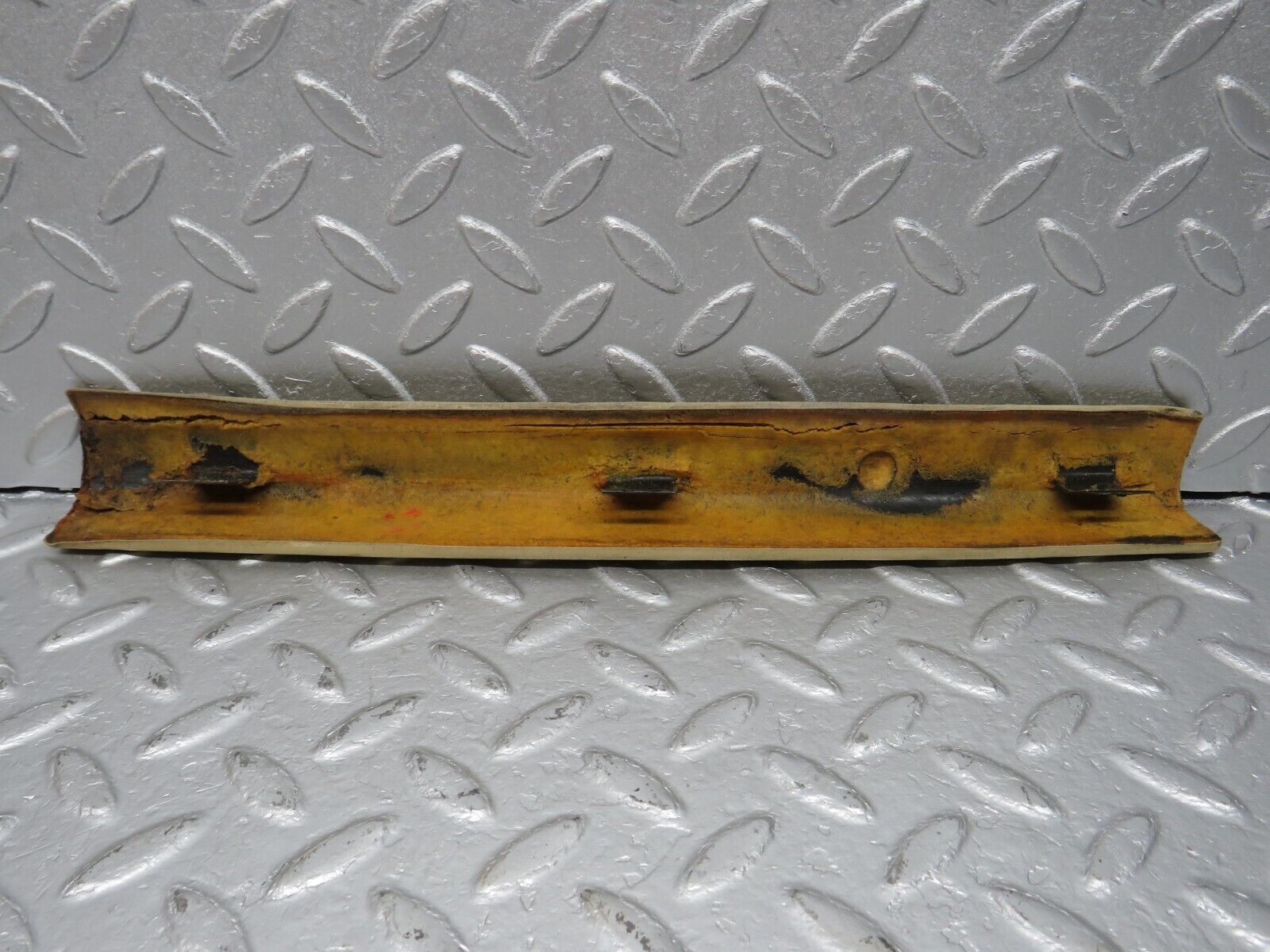 40193 Mercedes-Benz R107 Hard Top B Pillar Trim Left Side Beige