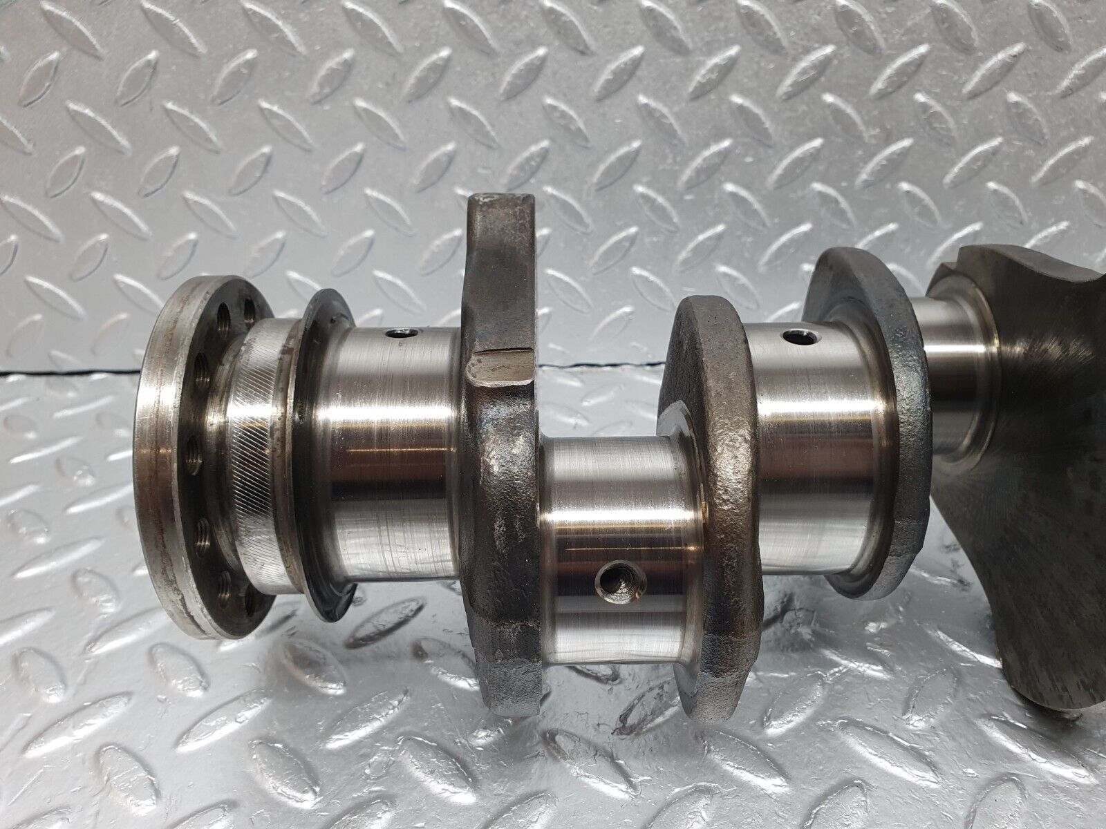 40878 Mercedes-Benz W123 240D Crankshaft