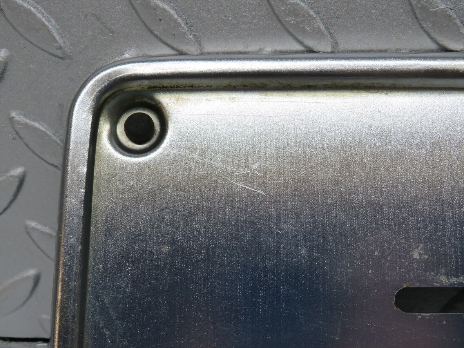 38162 Mercedes-Benz A124 320E Cabriolet Rear number Plate Holder