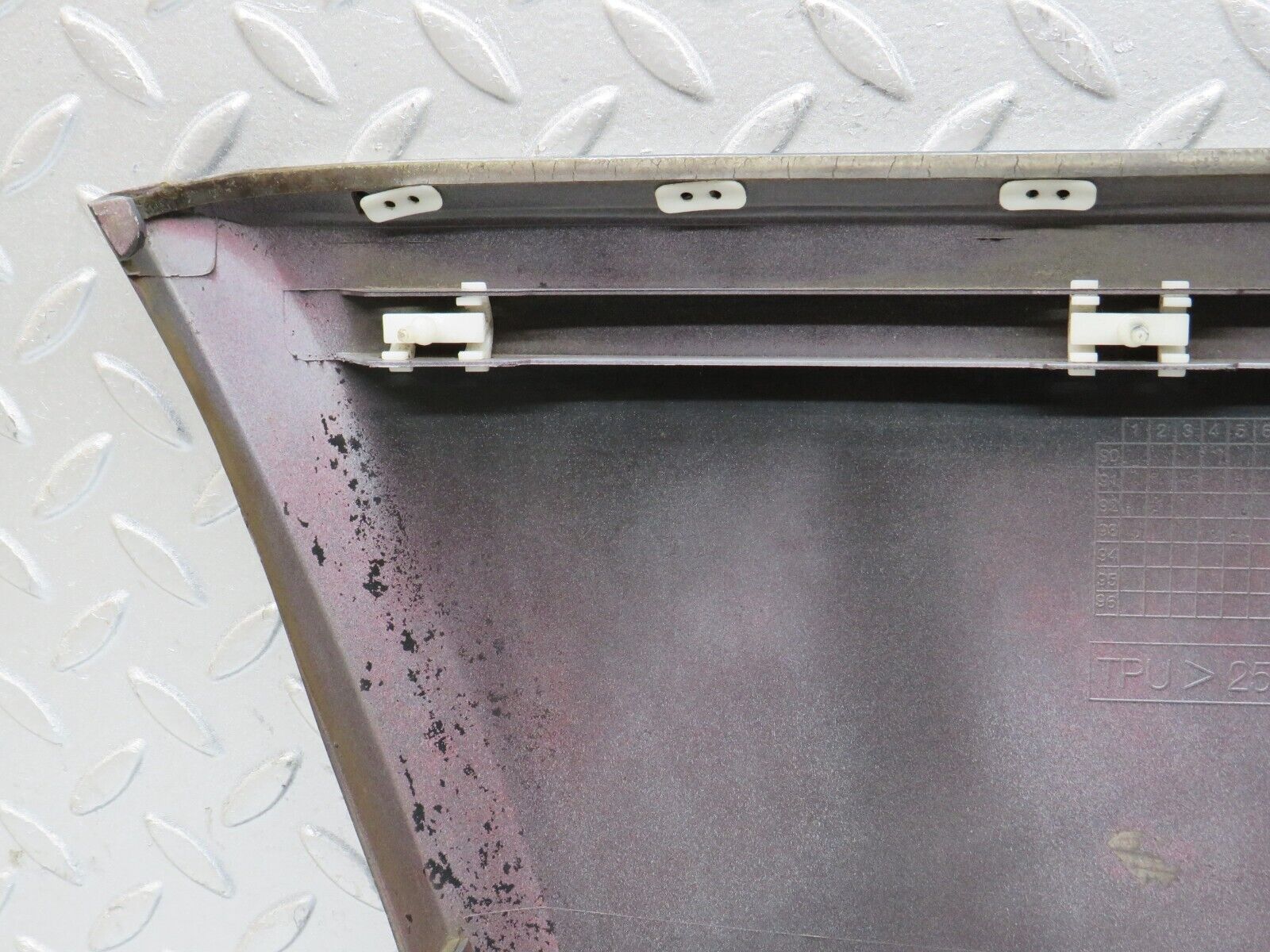 37831 Mercedes-Benz A124 320E Cabriolet Front Right Fender Wing Moulding Trim 1246903640