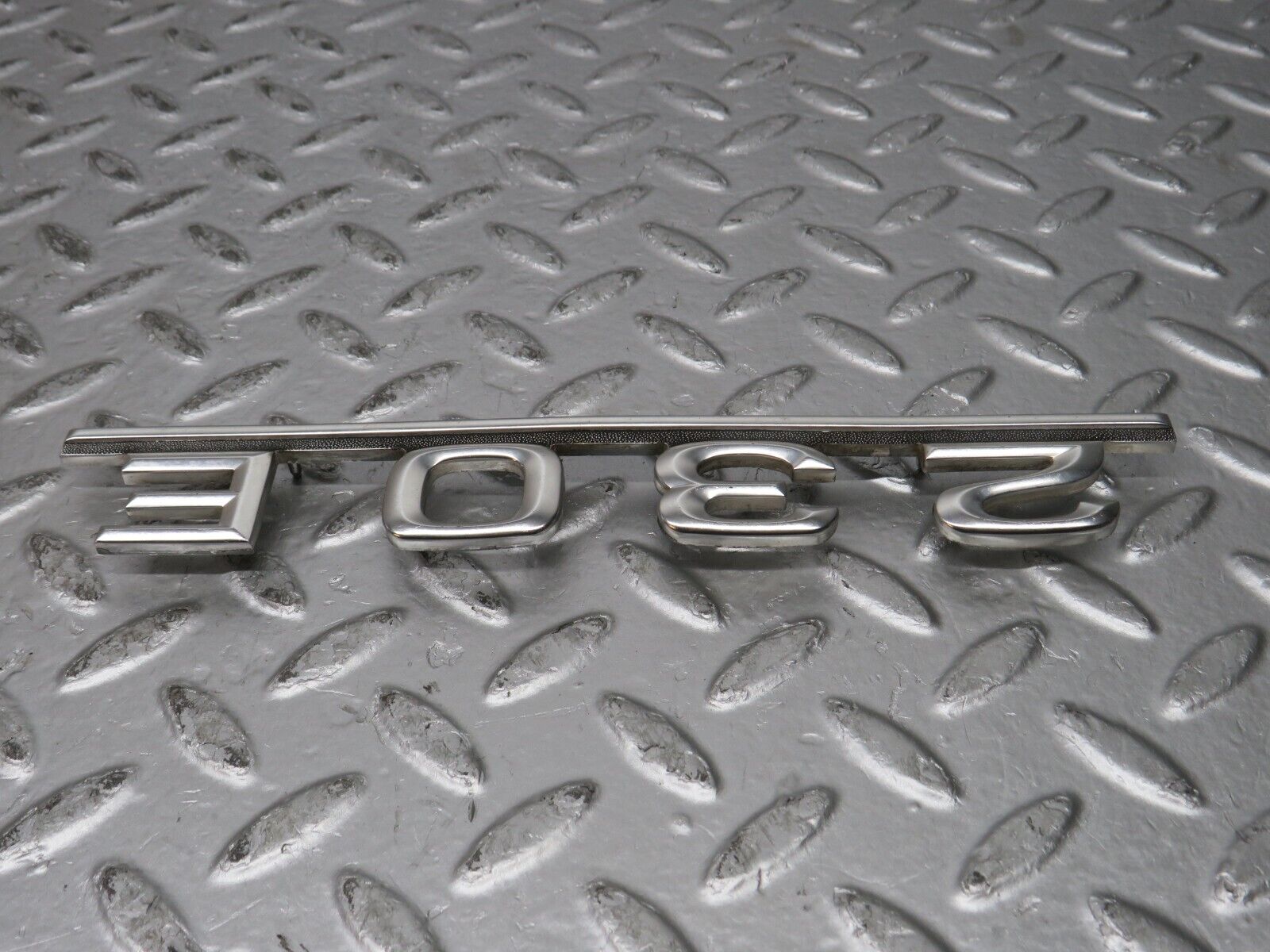 32050 Mercedes-Benz W123 230E Trunk Badge Logo Emblem 1238172015