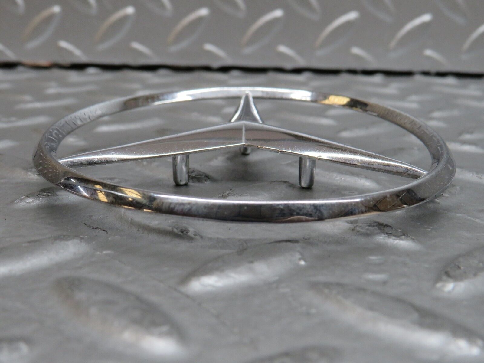 29474 Mercedes-Benz W124 230E Chrome Rear Emblem 2017580058