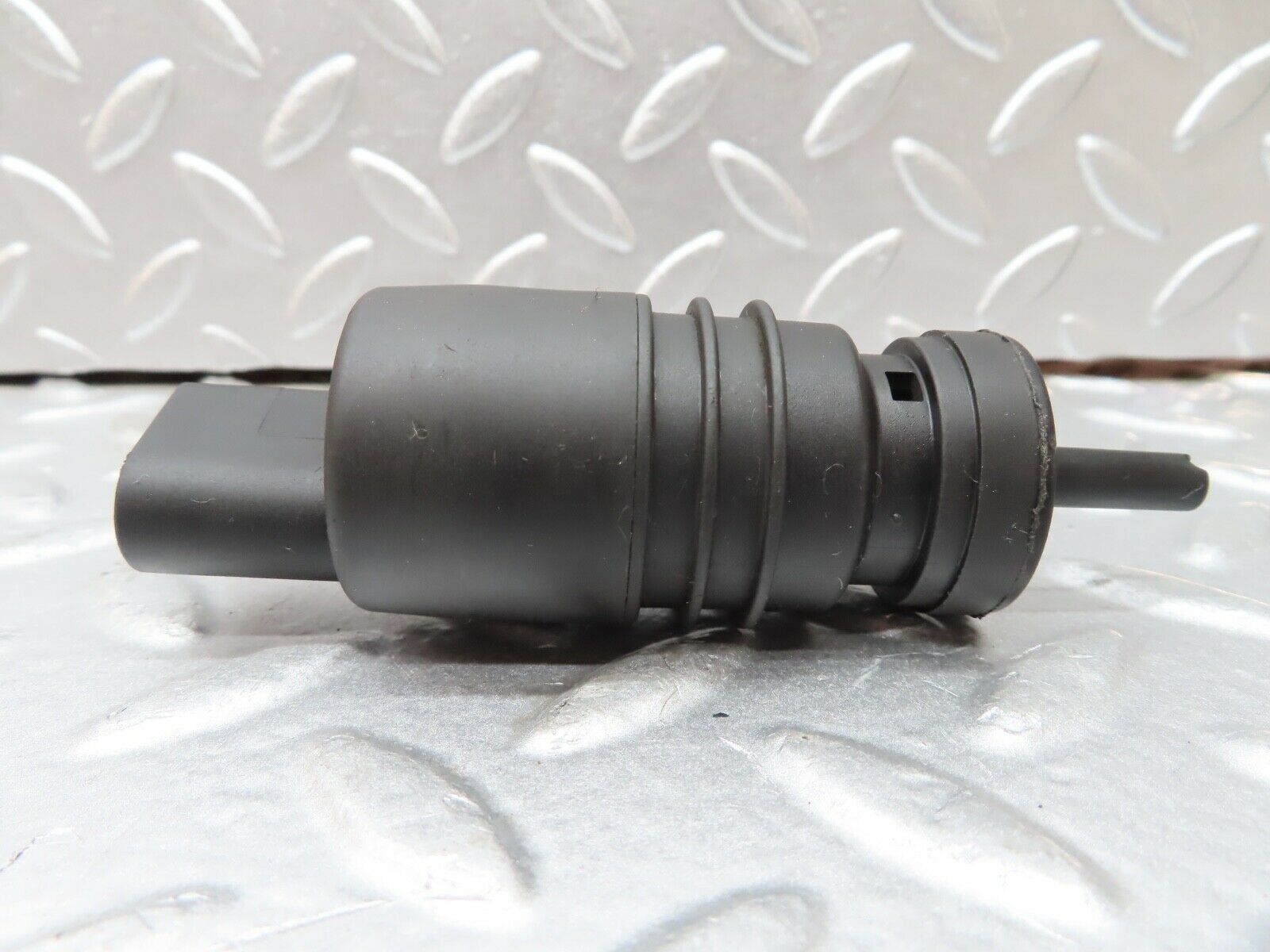 19932 Mercedes-Benz R129 300SL Coupe Windscreen Washer Pump