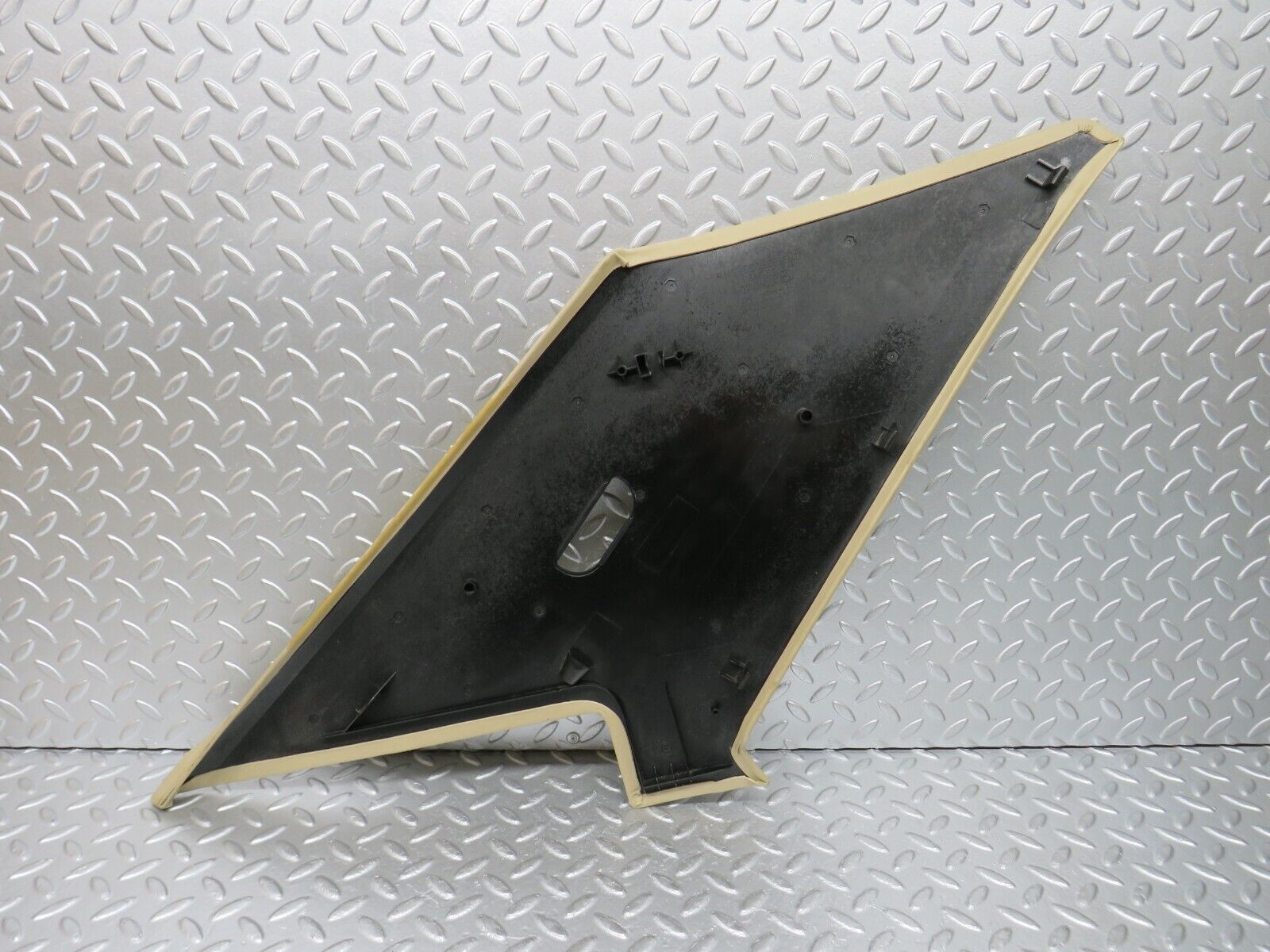 29239 Mercedes-Benz W124 230E C Pillar Panel Right 1246950244