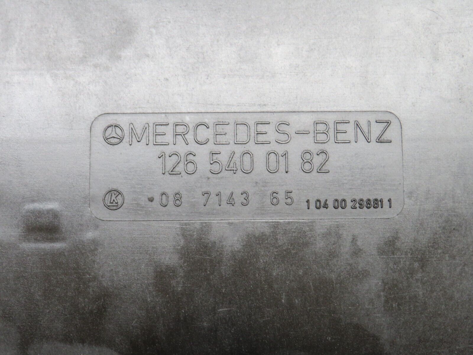 36197 Mercedes-Benz W126 420SE Fuse Box Housing 1265401650 1265400182