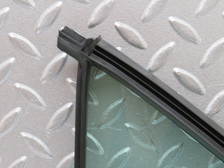 33260 Mercedes-Benz W202 C180 Rear Right Quarter Window Glass 2027350224