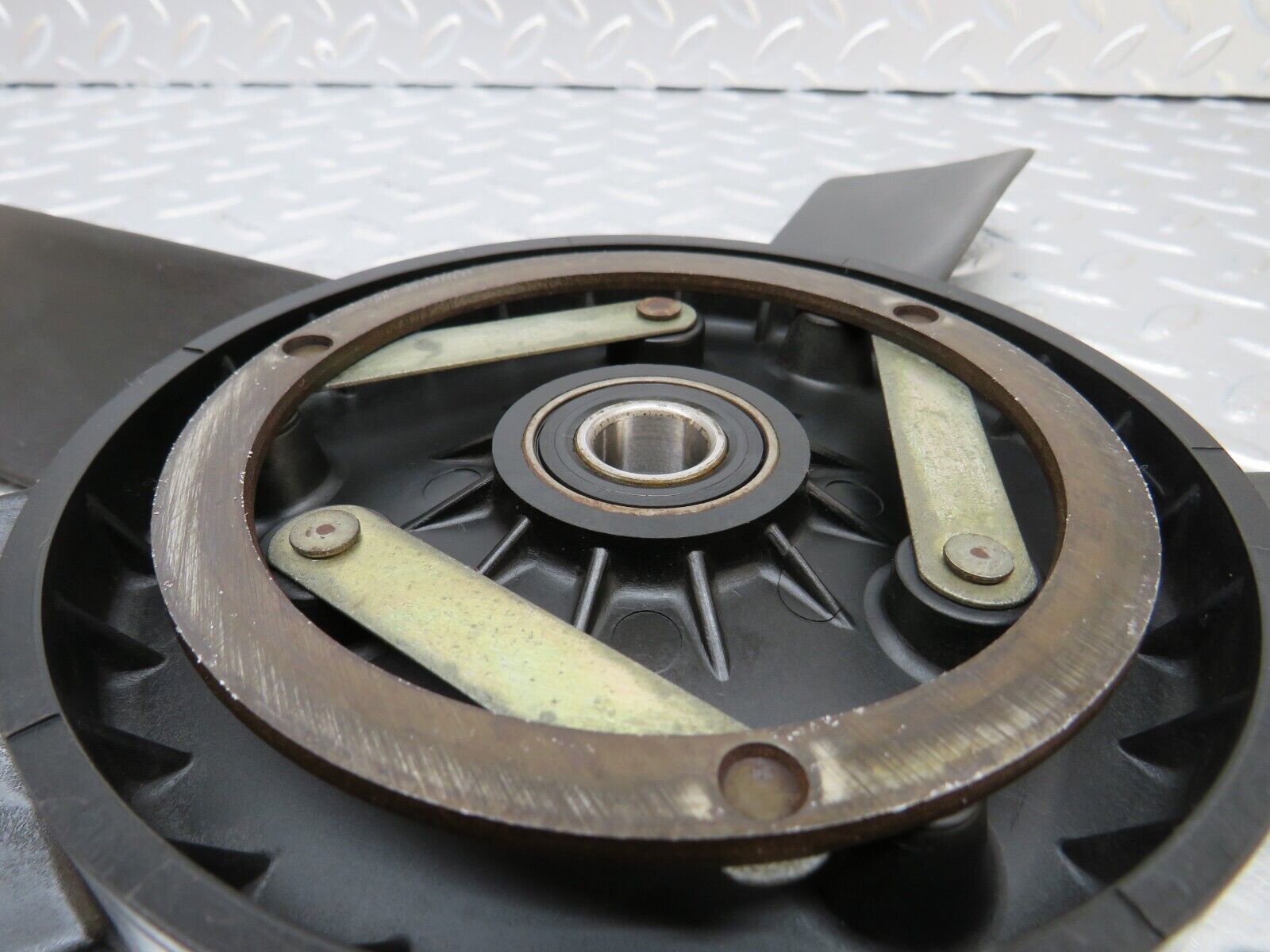 25602 Mercedes-Benz W123 200 Engine Cooling Fan 1022050306