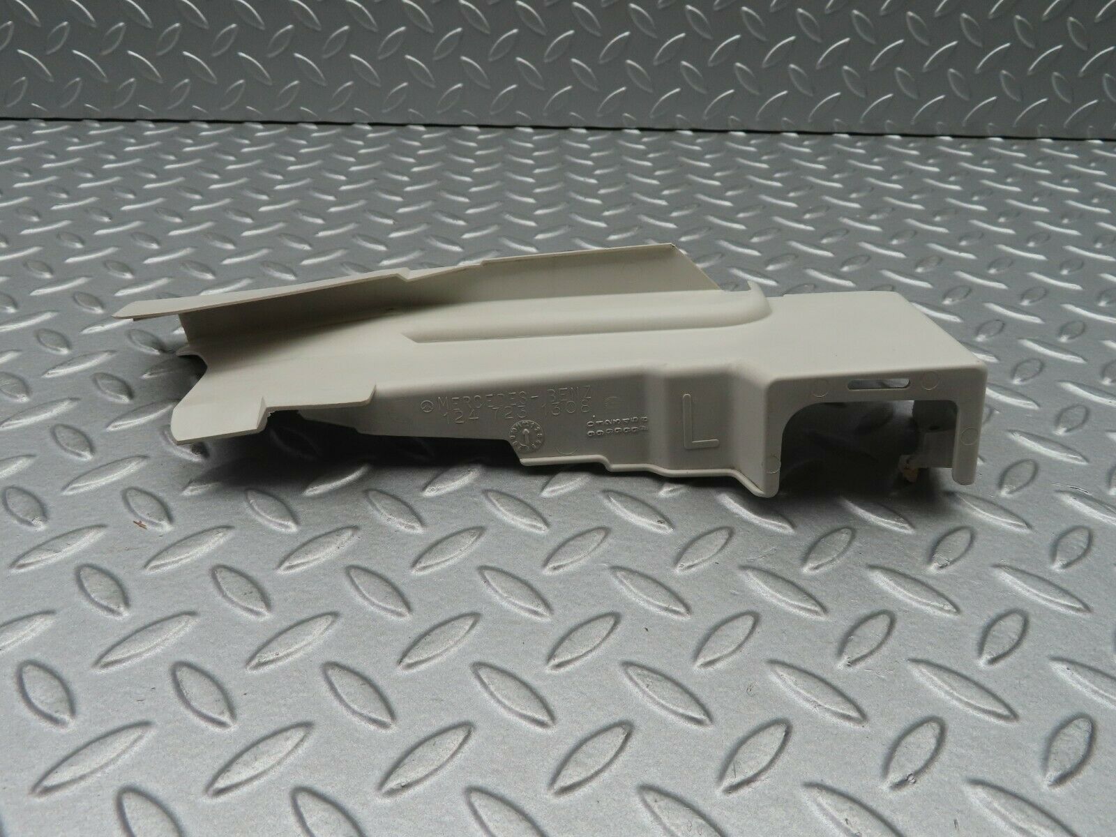 5288 Mercedes-Benz W124 230E Lock Cover Front Left 1247231308