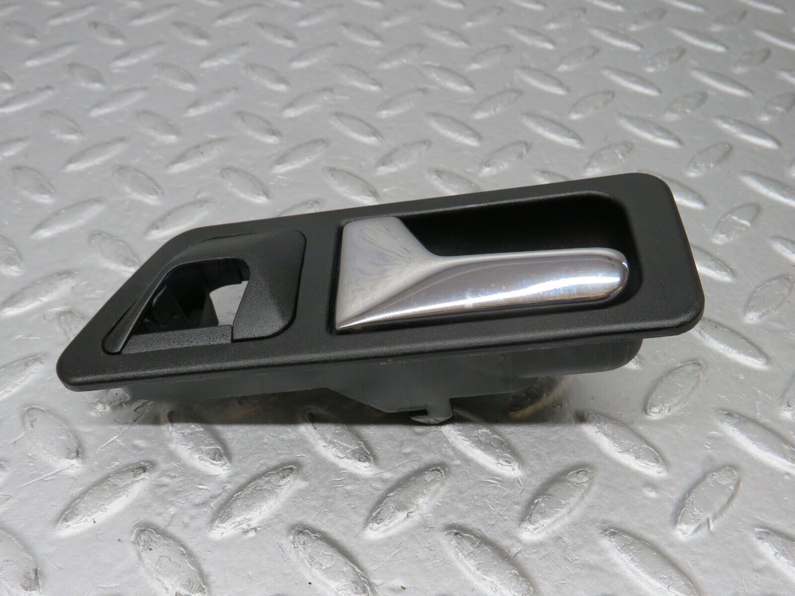 36620 Mercedes-Benz W201 190E 2.0L Left Interior Door Handle 2017660164