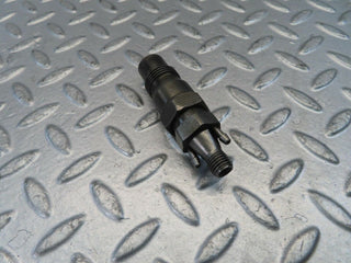 10983 Mercedes-Benz W115 220D Fuel Injector Bosch KCA30sd27/4