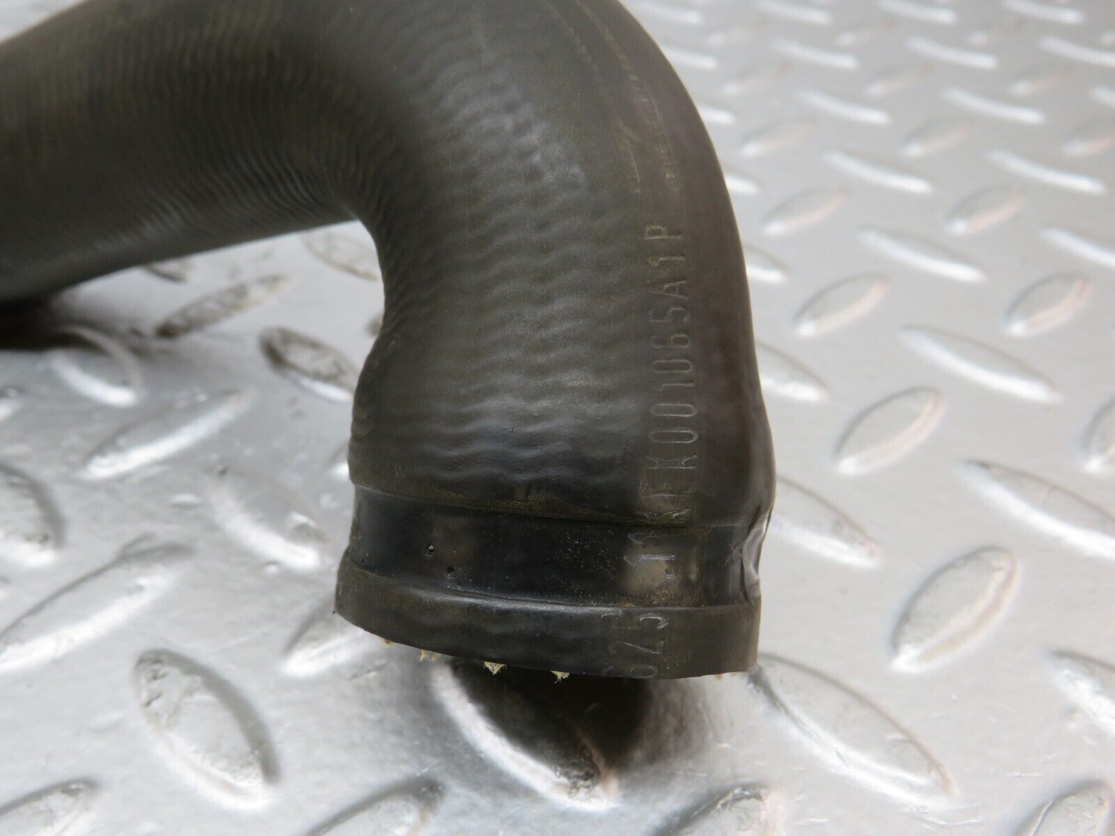 26419 Mercedes-Benz C124 220CE Radiator Hose Pipe Pair 1245015582 1245015682