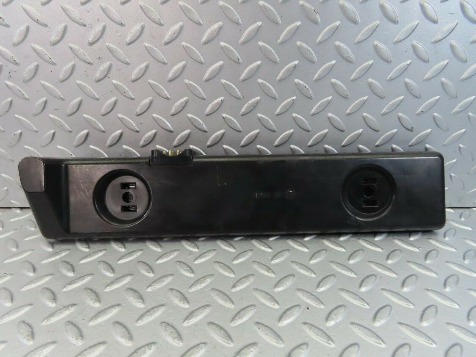 9038 Mercedes-Benz W123 Tail Light Bulb Holder Left