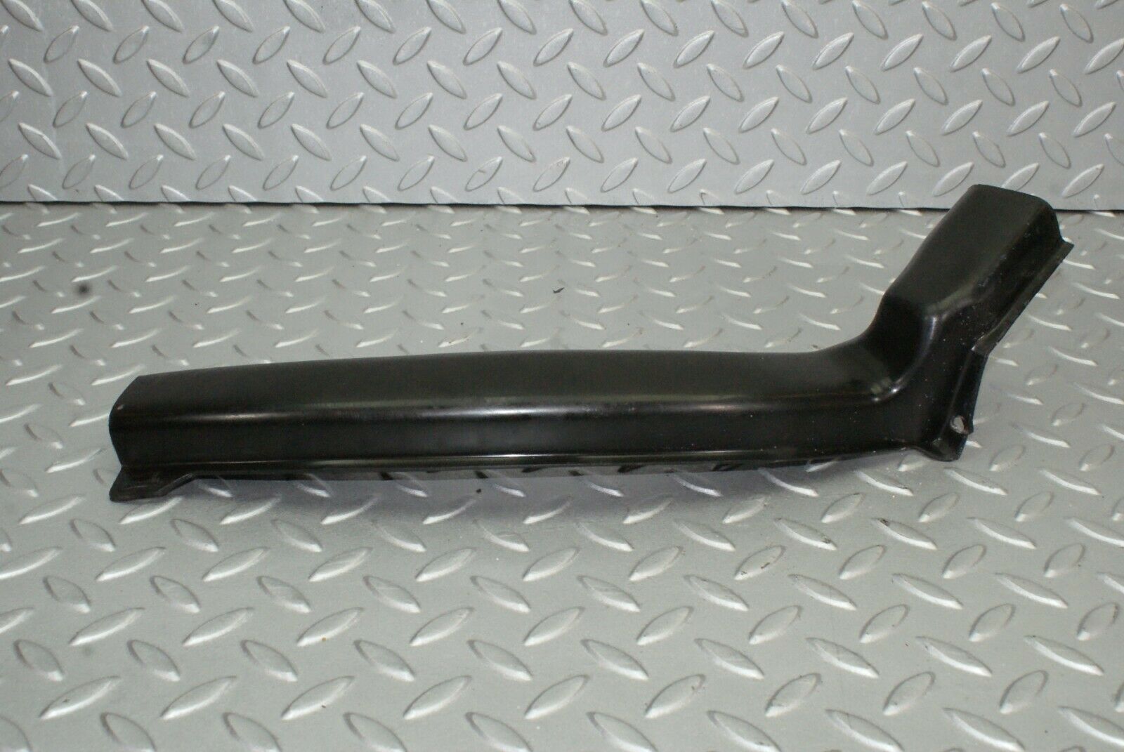 2521 Mercedes-Benz W116 350SE Rear Right Cable Cover 1168210436