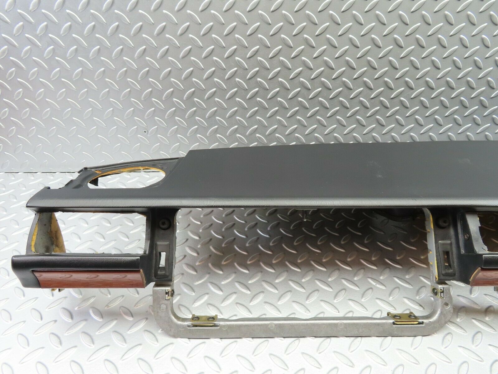 6614 Mercedes-Benz S124 E220 Wagon Dashboard Black