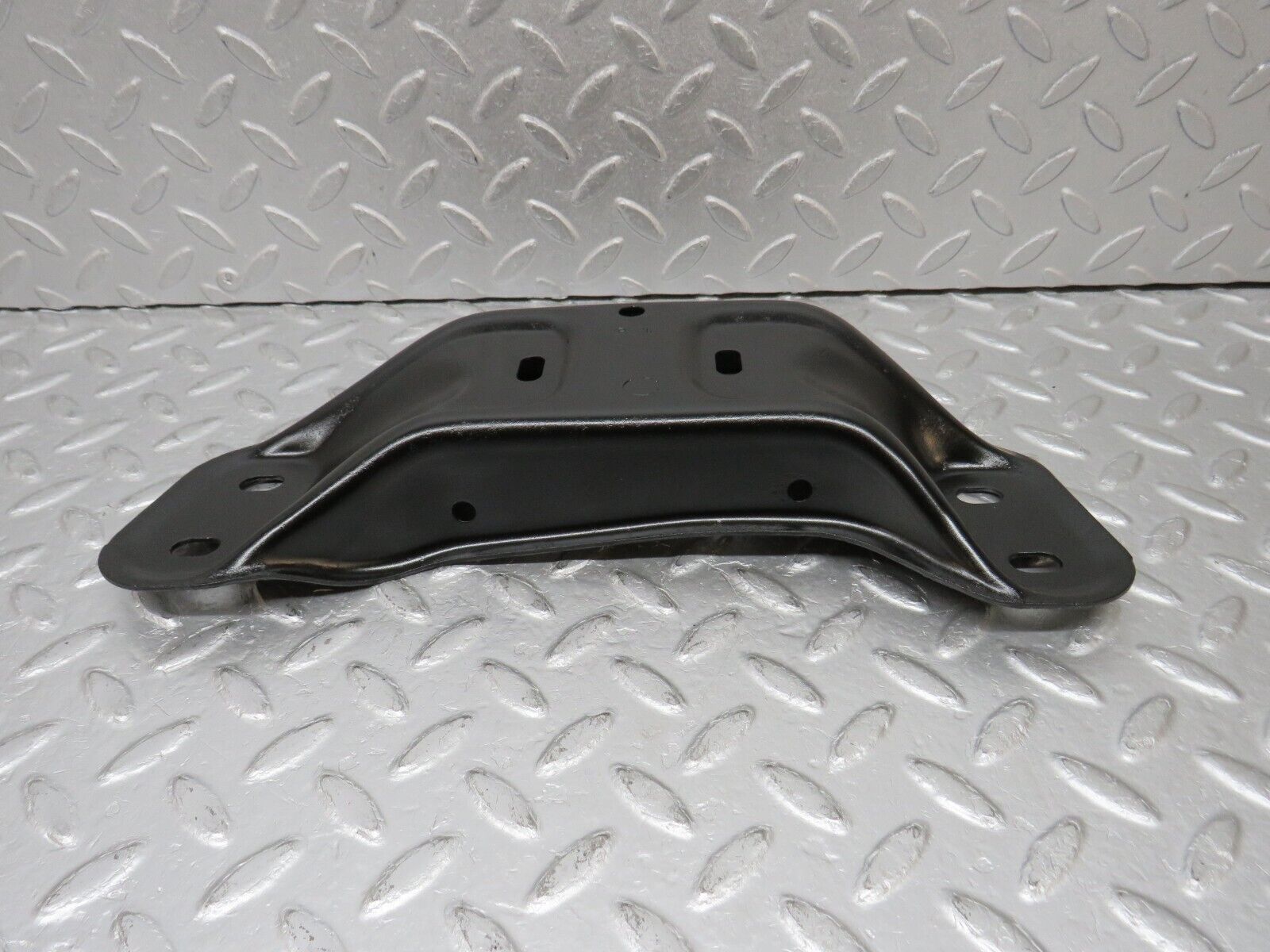 38924 Mercedes-Benz W201 190E 2.6L Gearbox Mount Bracket