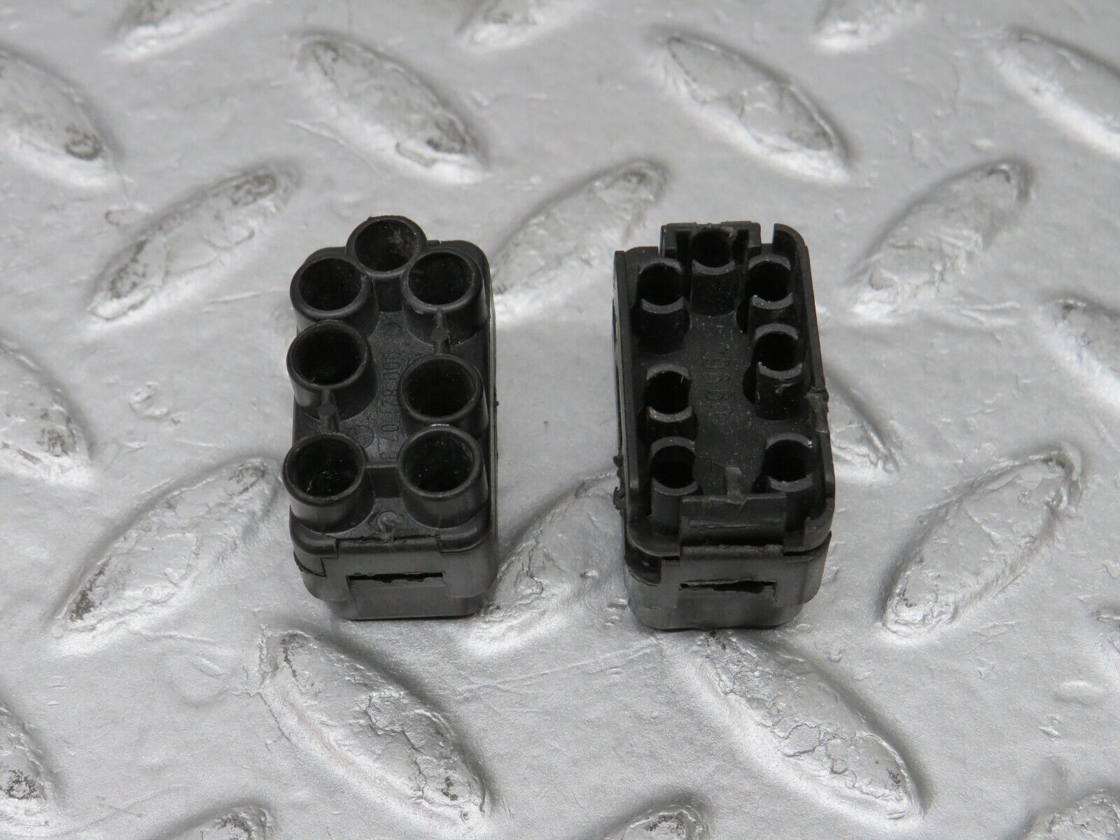 36720 Mercedes-Benz W201 190E 2.0L Wire Connector 2x 0008212626