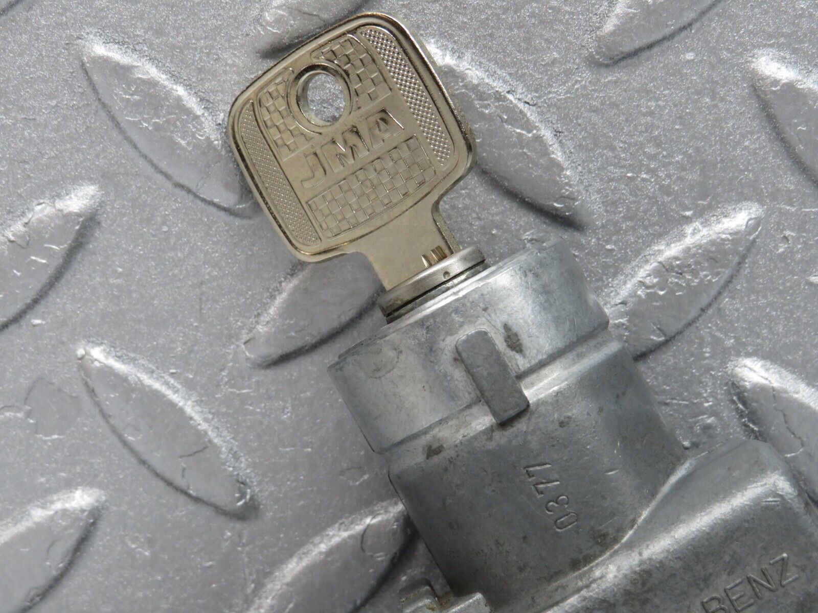 40166 Mercedes-Benz R107 350SL Steering Lock Ignition Switch With Key