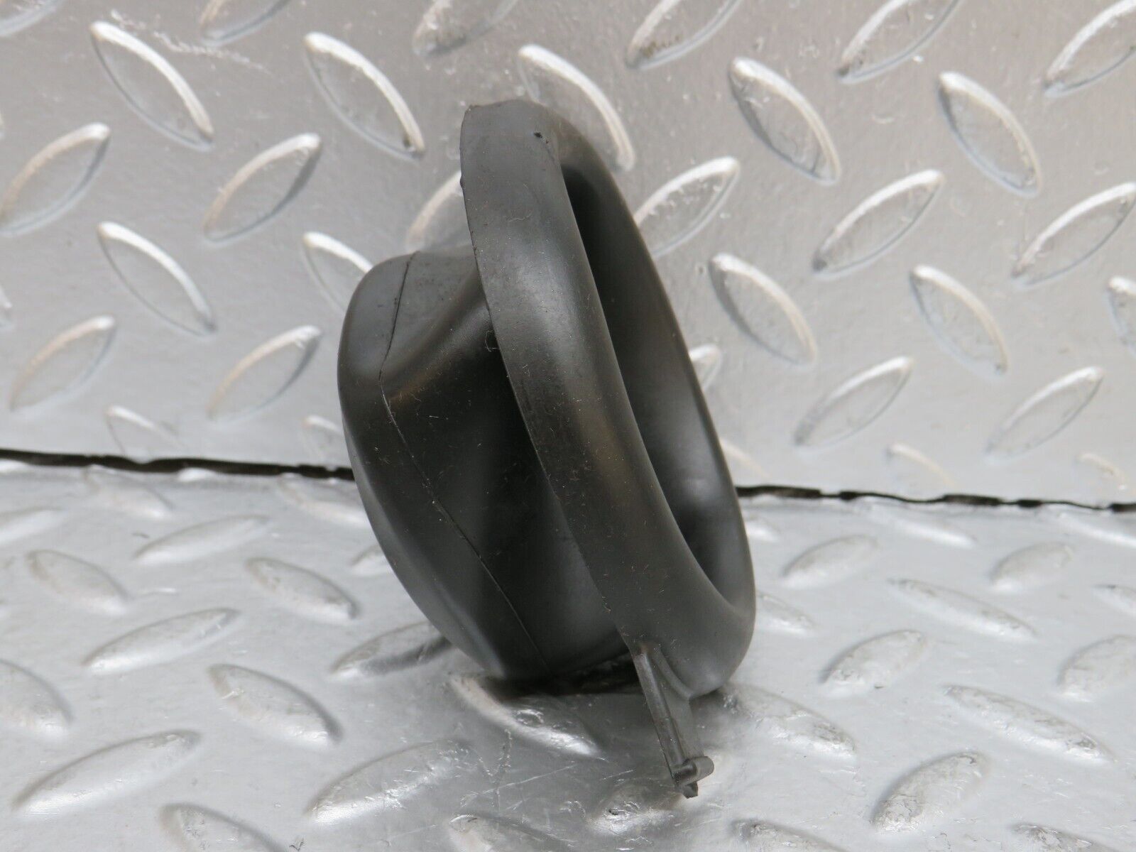 29446 Mercedes-Benz W124 230E Fuel Tank Rubber Seal 1244710381