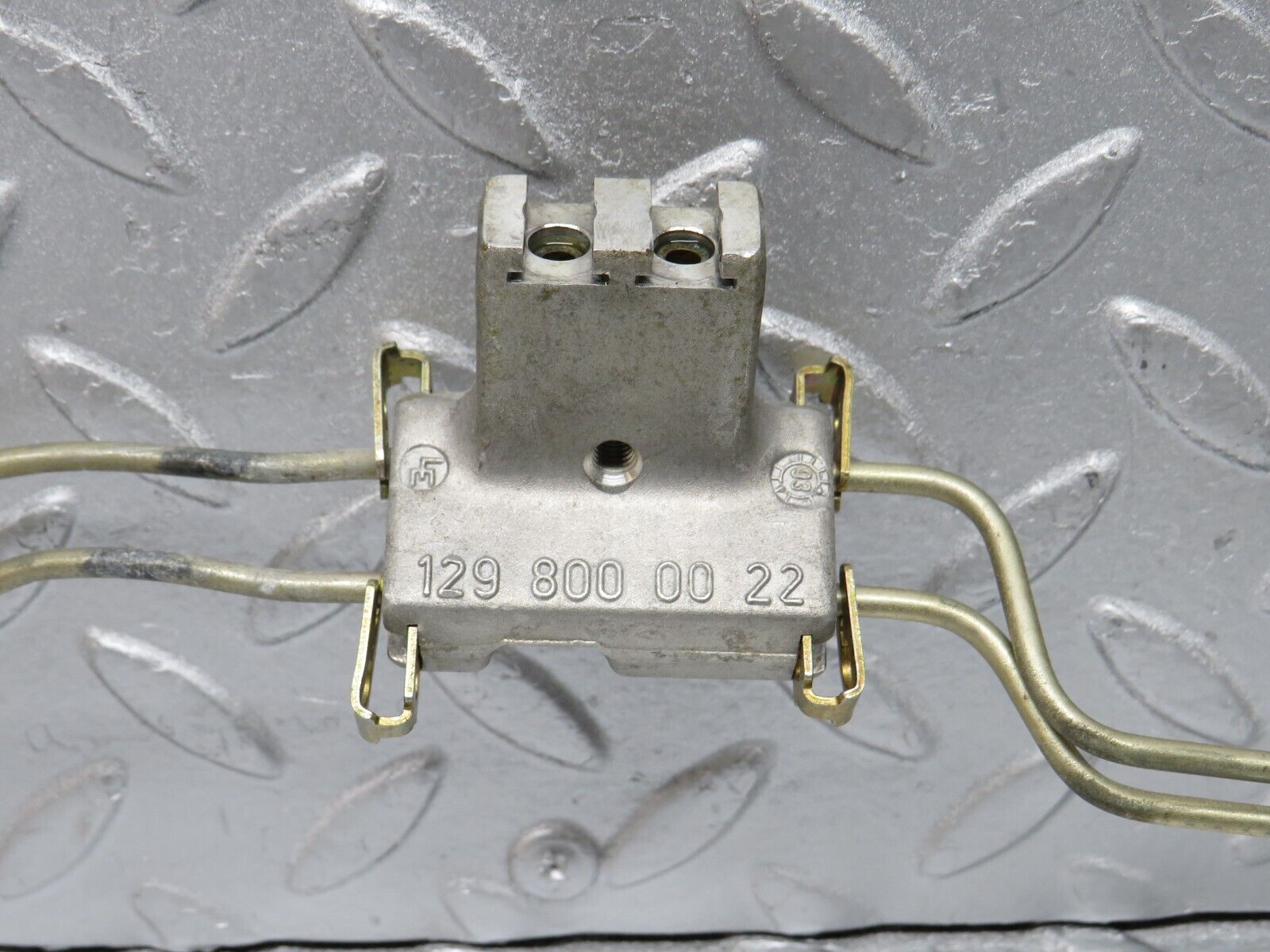 38483 Mercedes-Benz R129 280SL Coupe Soft Top Hydraulic Pipe Distributor 1298000022