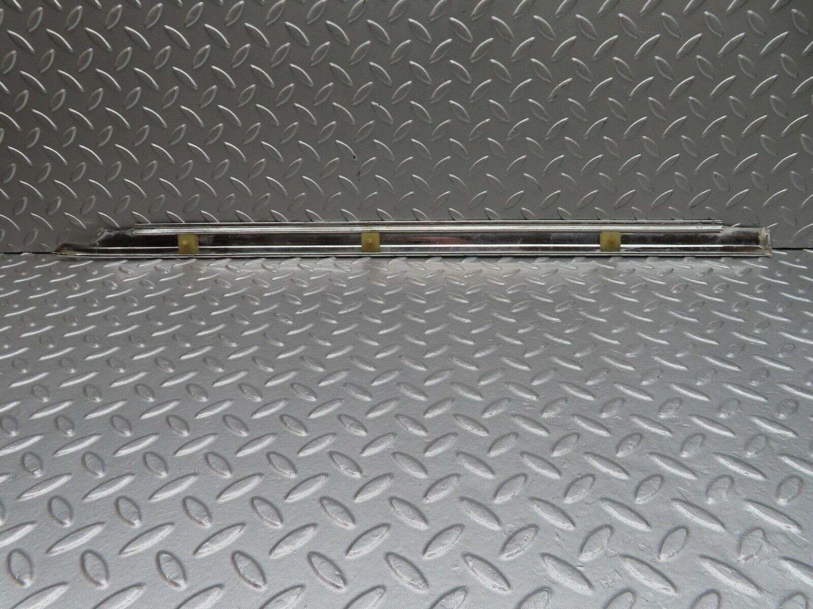 12714 Mercedes-Benz W111 220SE Front Right Door Chrome Moulding Trim