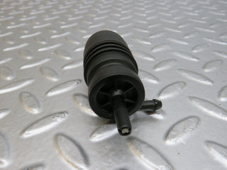 25451 Mercedes-Benz W123 200 Windscreen Washer Pump