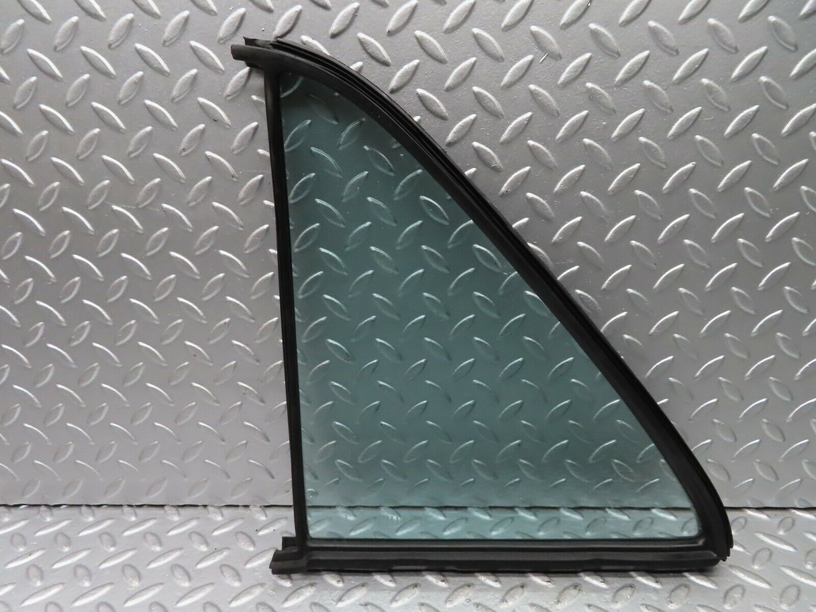 21354 Mercedes-Benz W123 230E Rear Right Quarter Window Glass 1237350224