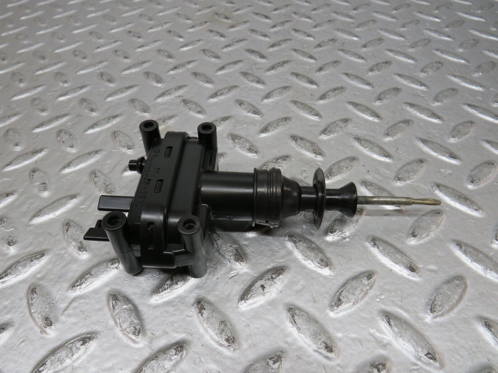 27497 Mercedes-Benz S124 300TE Wagon Door Lock Vacuum Actuator Rear Left
