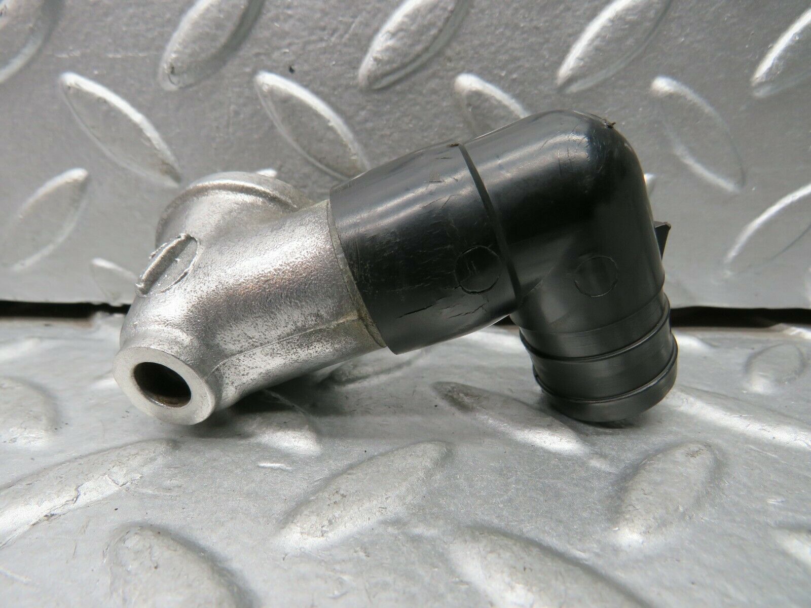 22220 Mercedes-Benz S123 280TE Engine Oil Return Pipe 1101870226