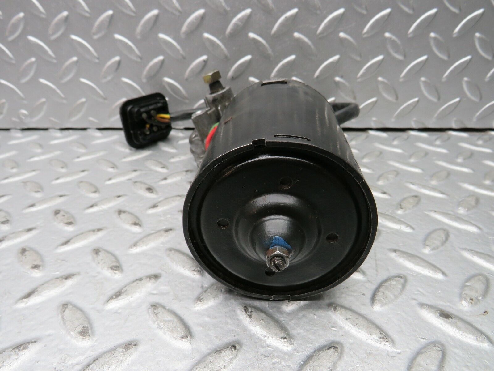 22148 Mercedes-Benz S123 280TE Wagon Wiper Motor Bosch 0390341077
