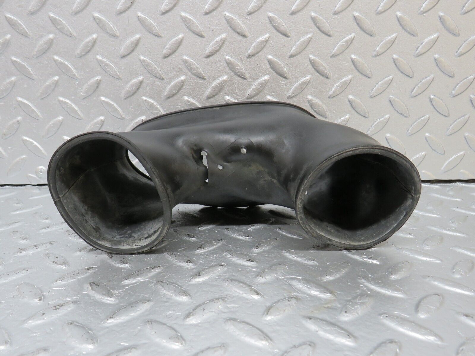 40561 Mercedes-Benz W123 300D Air Duct Hose Rubber 1238320988
