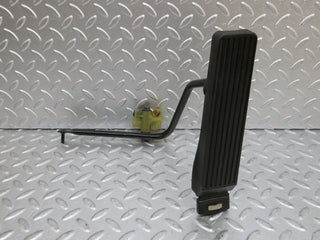 W124 accelerator pedal with rubber used OEM