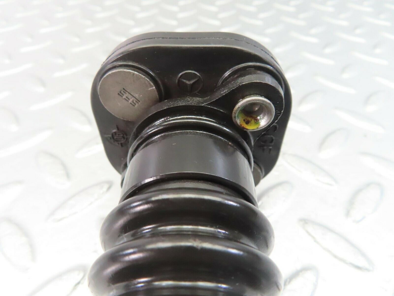 10491 Mercedes-Benz W201 190E Steering Column