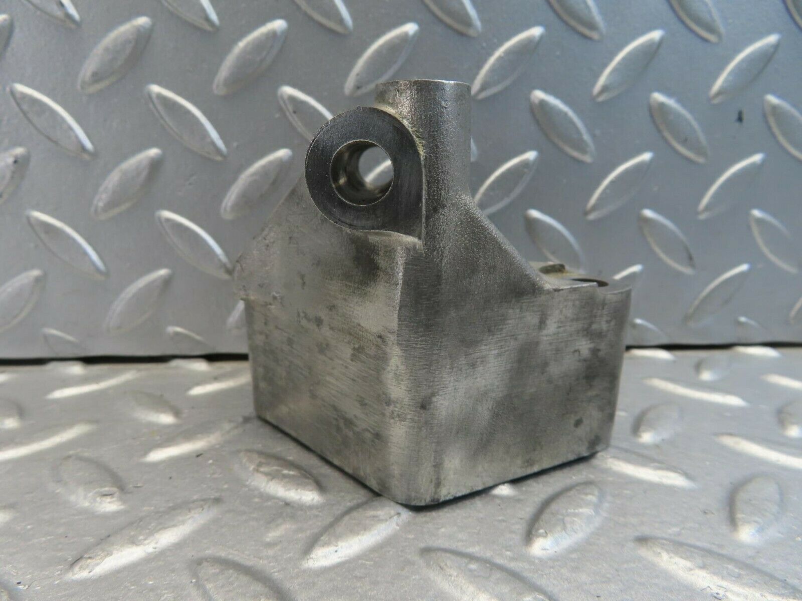 11470 Mercedes-Benz C123 230CE Coupe Alternator Holder Bracket 1021550135