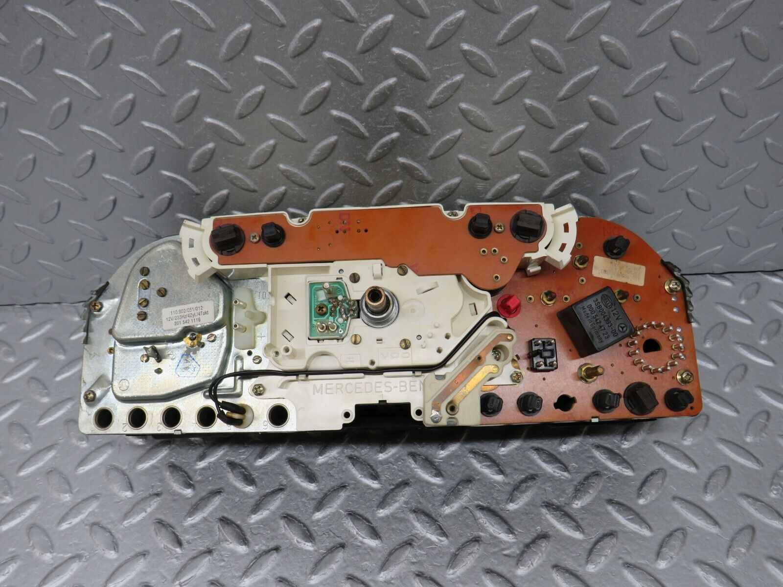 36528 Mercedes-Benz W201 190E 2.0L Instrument Cluster 2015438321 2015422306