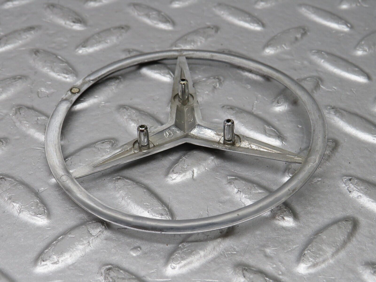 36699 Mercedes-Benz W201 190E 2.0L Chrome Rear Emblem 2017580058