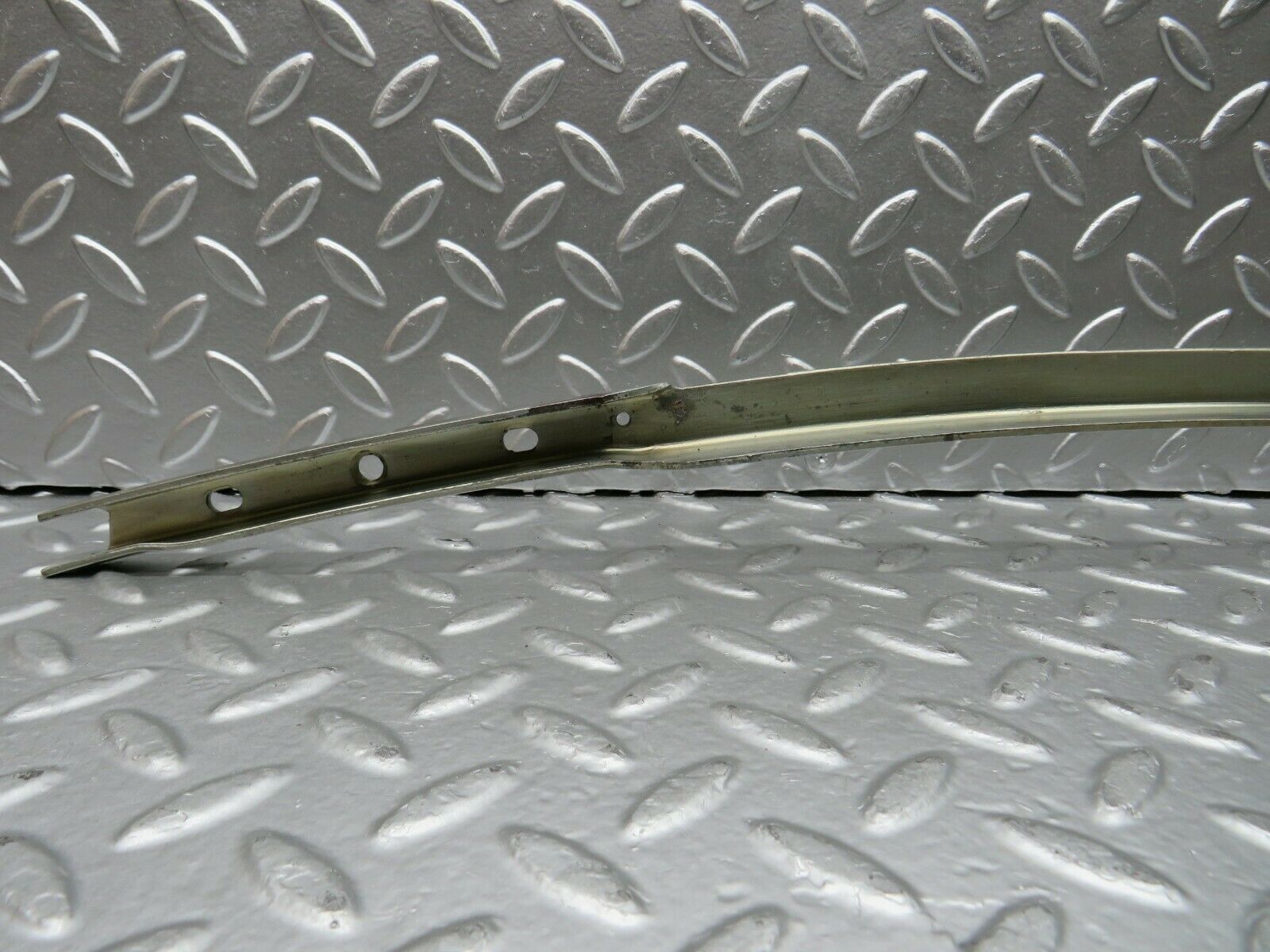 22530 Mercedes-Benz C124 E220 Coupe Right Door Window Channel