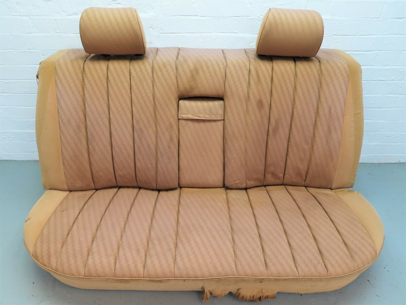 6322 Mercedes-Benz W126 380SE Rear Seat Palomino 1269200650