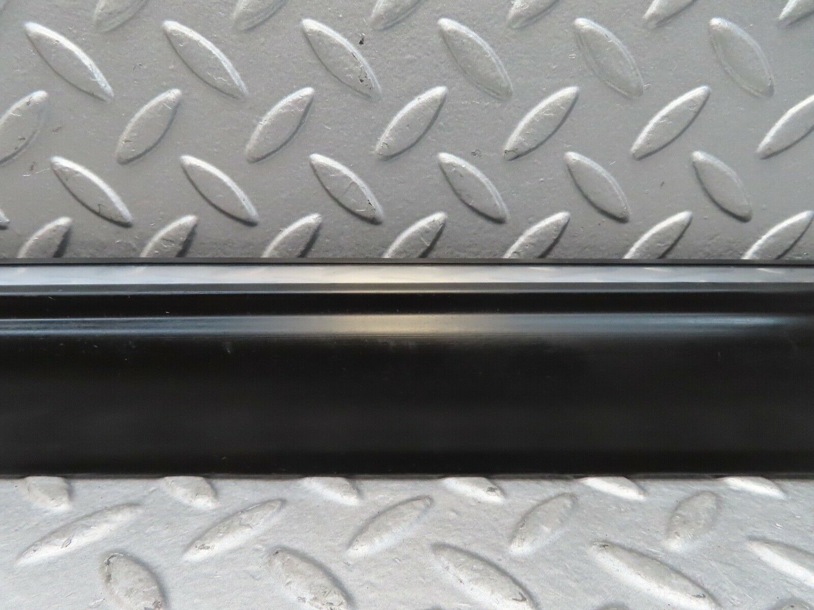 16860 Mercedes-Benz C123 280CE Coupe Right Door Lower Moulding Trim