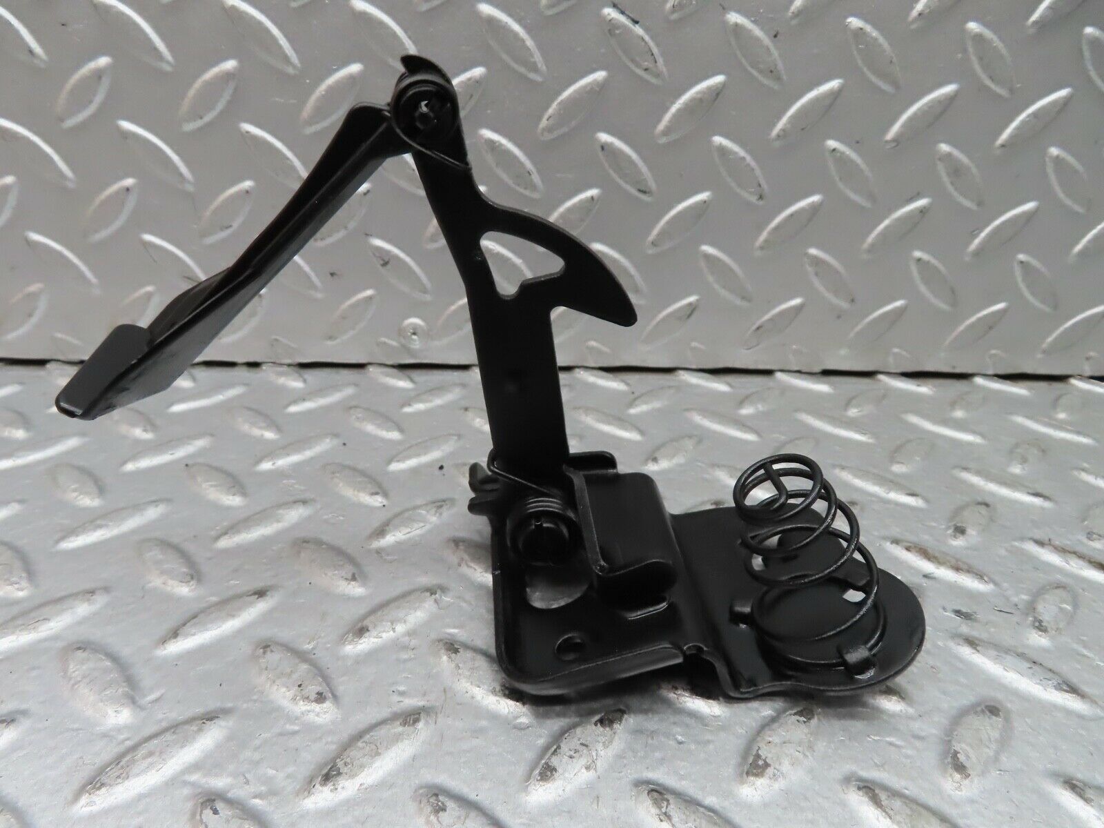 19758 Mercedes-Benz C140 CL420 Coupe Bonnet Release Latch 1298800064