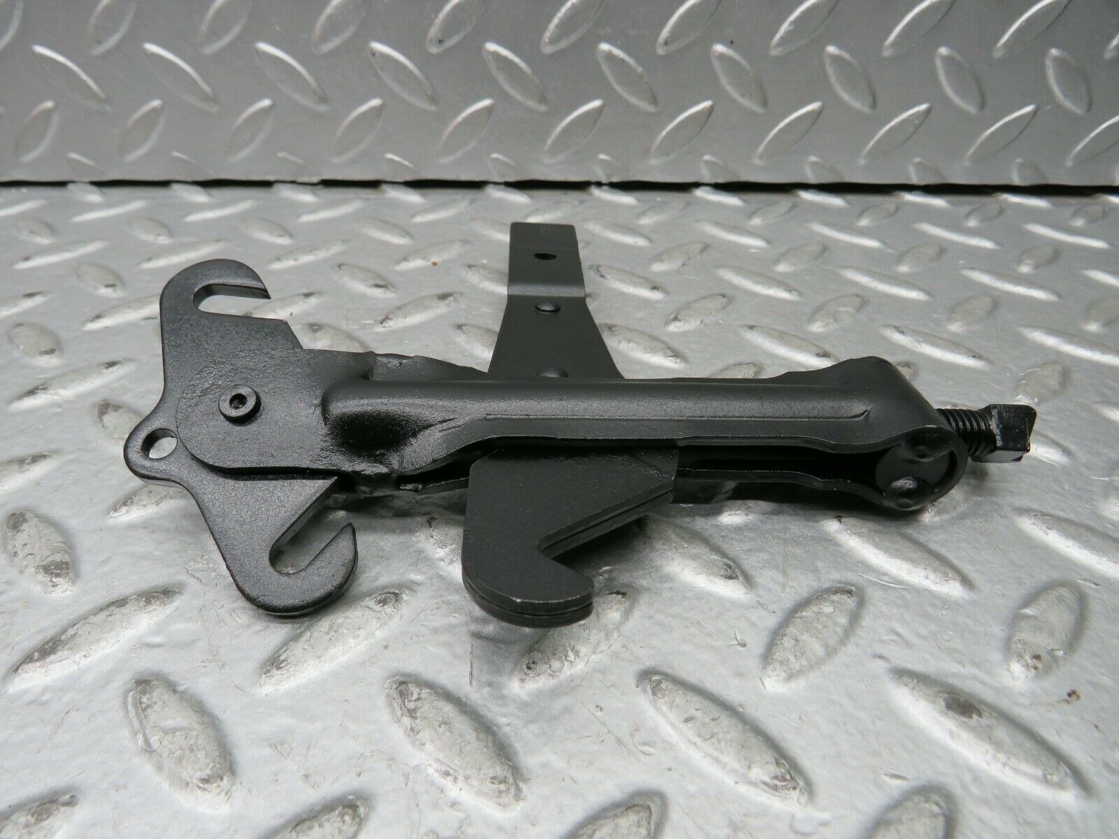 22149 Mercedes-Benz S123 280TE Wagon Handbrake Adjusting Handbrake Regulator