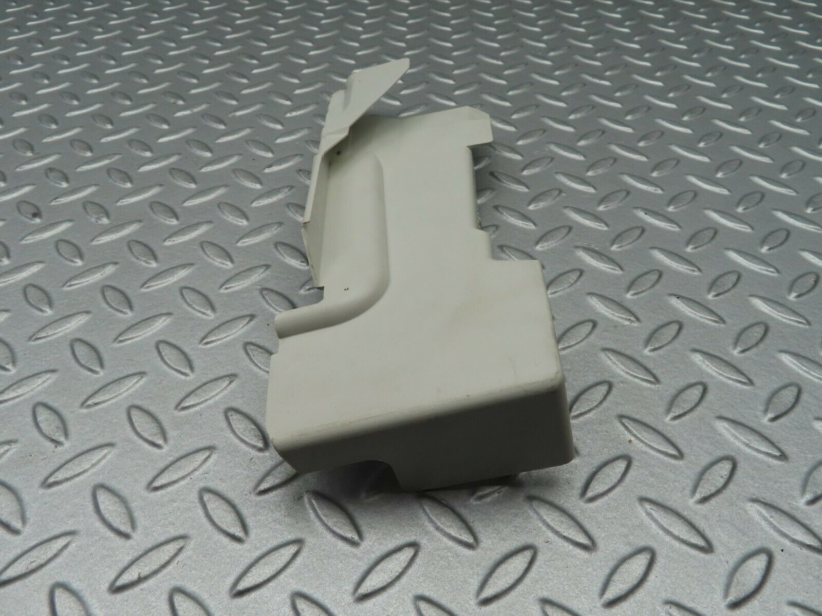 5289 Mercedes-Benz W124 230E Lock Cover Front Right 1247231408