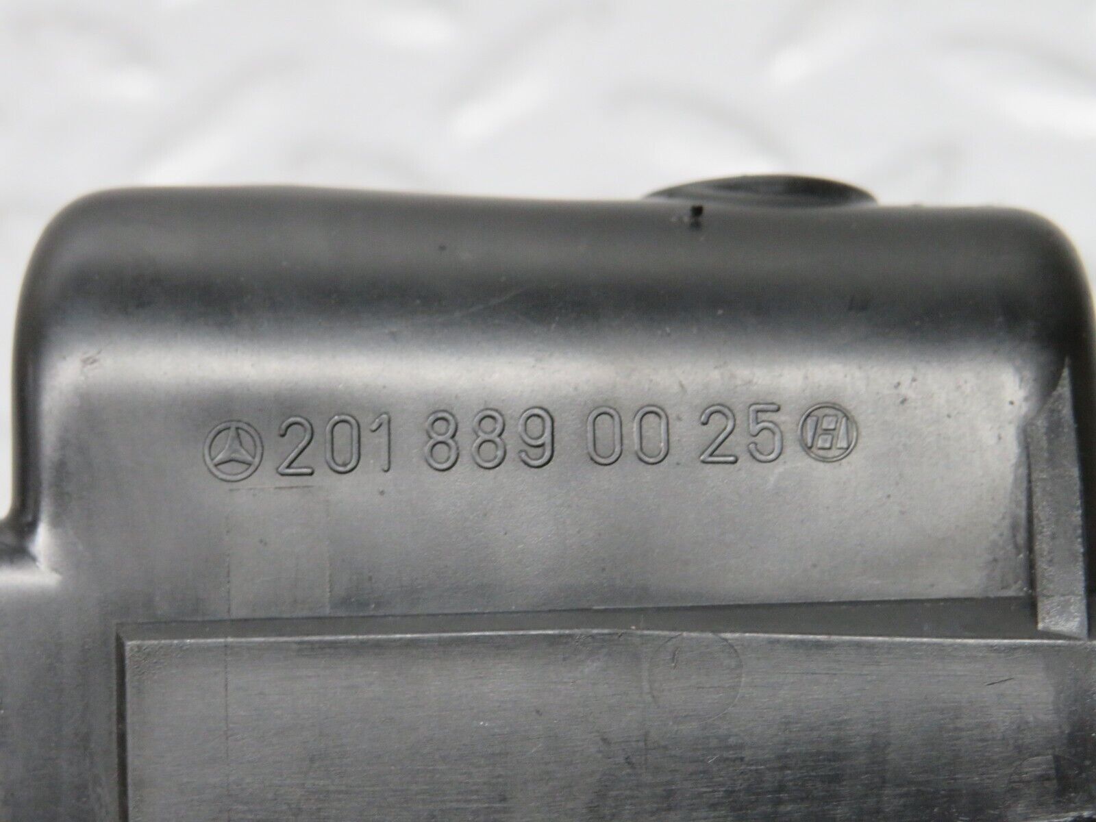 30708 Mercedes-Benz W201 190E 2.0L Hood Bonnet Lock Cover 2018890025