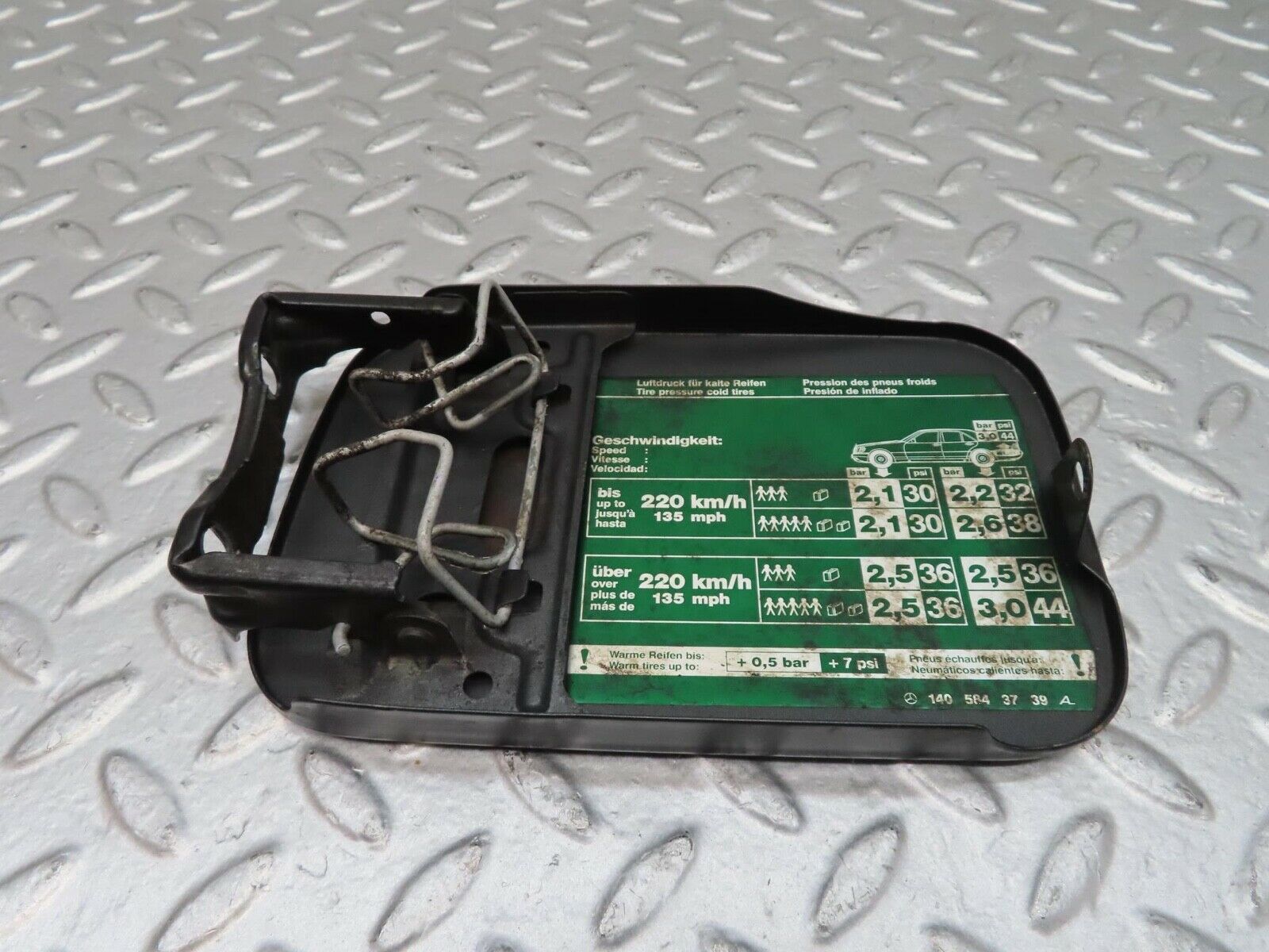 15056 Mercedes-Benz W140 S320 Fuel Tank Flap Cap 1405843739