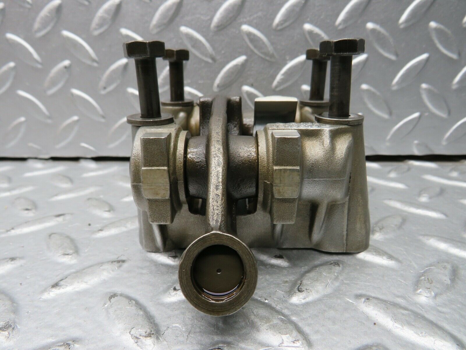 21743 Mercedes-Benz W126 300SE Rocker Arms Camshaft Bearing Block 1030510610