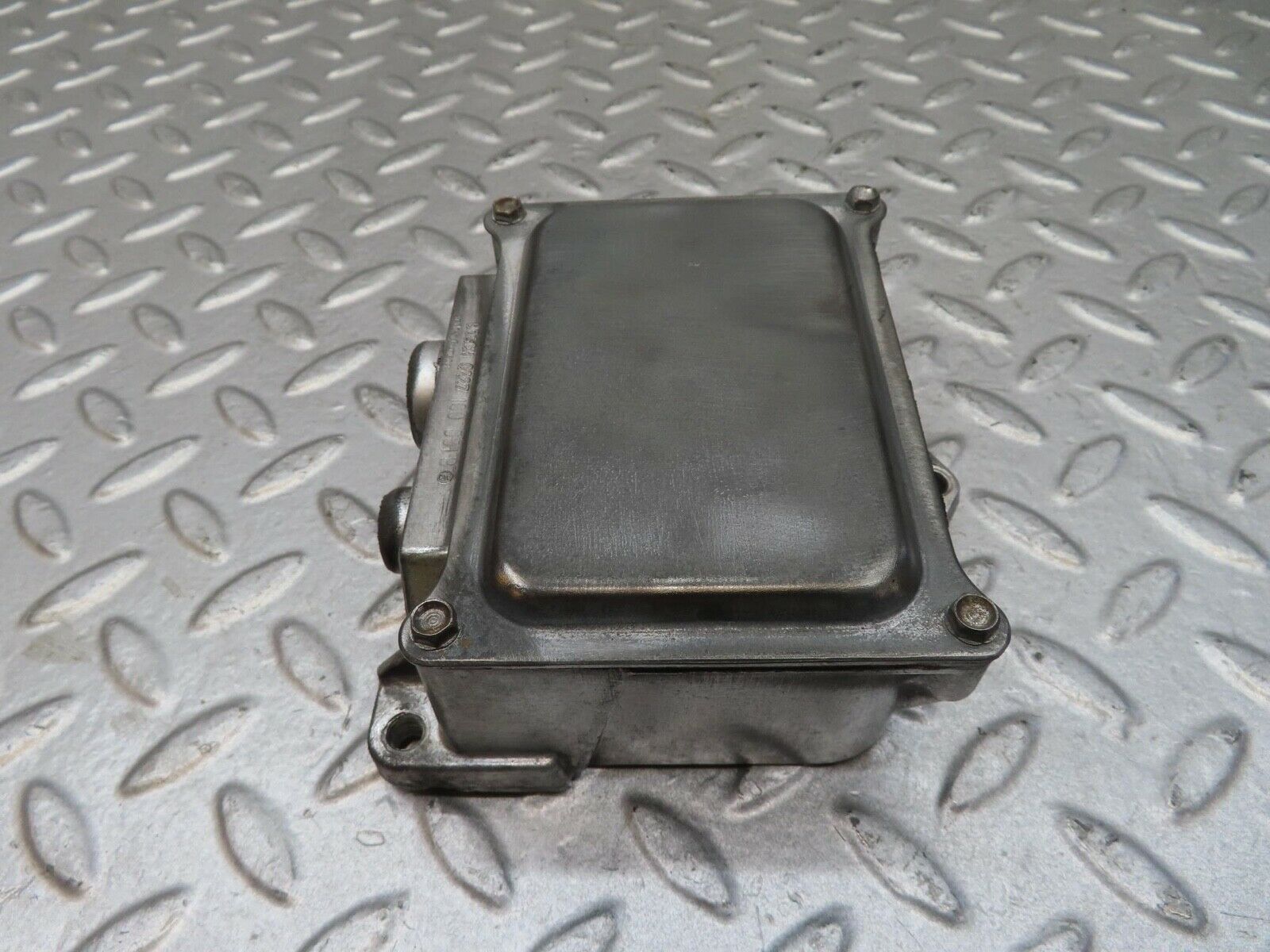 14350 Mercedes-Benz W116 350SE Ignition Control Unit Bosch 0227100001