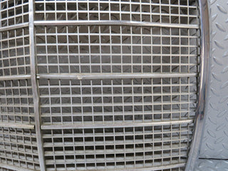 W108 bonnet grill chrome used OEM